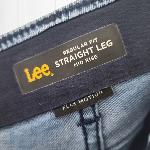 Lee Women's Regular Fit Mid Rise Straight Leg Flex Motion Embellished Jeans 10 - Picture 9 of 11